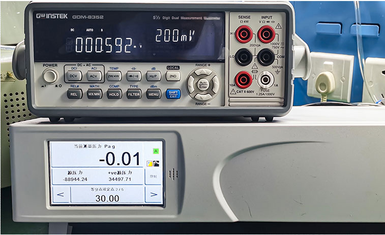 The calibration instruments are connected with computer, multiple calibrating undergoes to ensure the accuracy